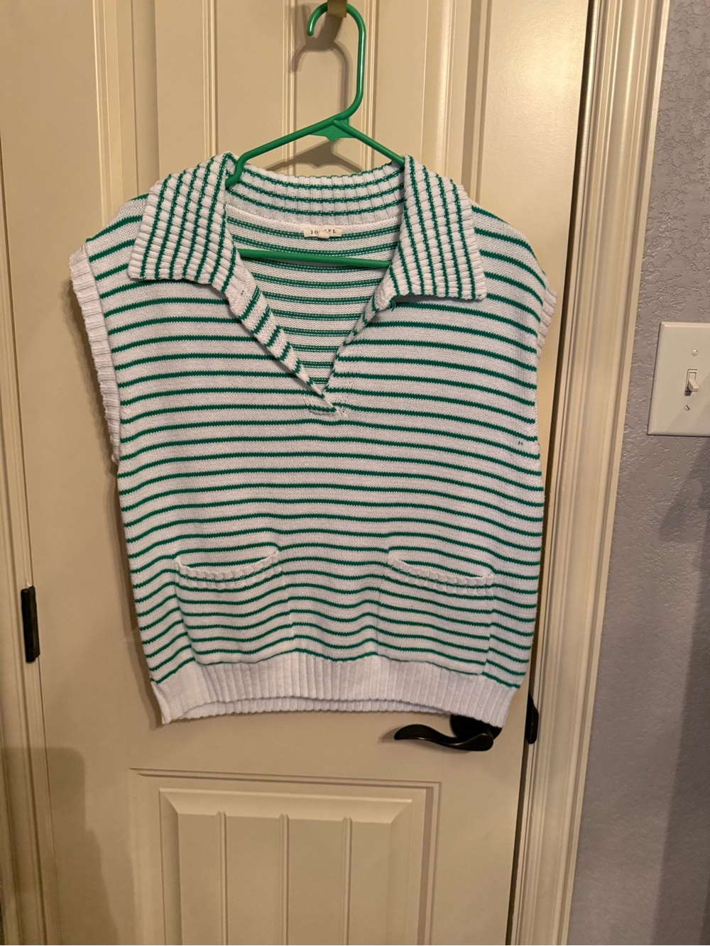 JODIFL White and Green Striped Collared V-Neck Sweater Vest